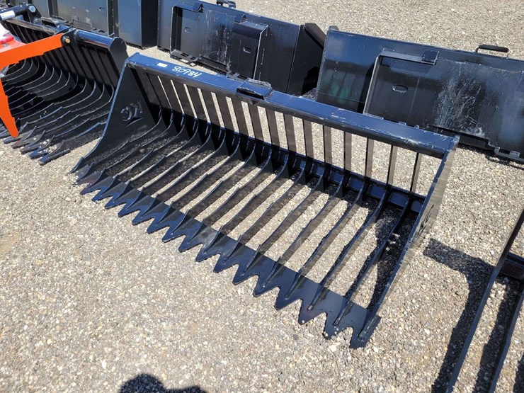 76-in.-skeleton-bucket-high-side-image-2