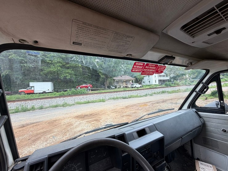 1993-isuzu-npr-image-61