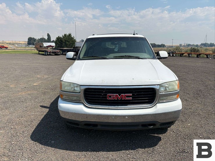 2005-gmc-yukon-xl-image-2