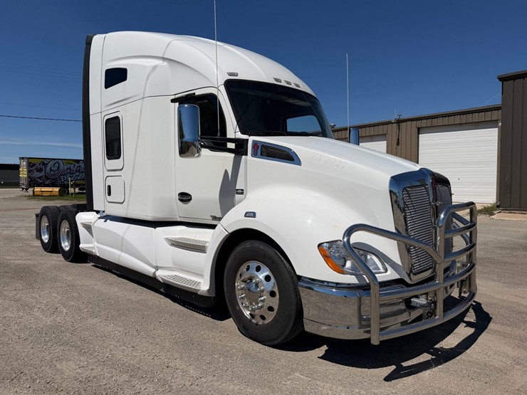 2018-kenworth-t680-image-7