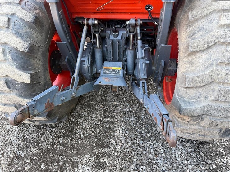 2013-kubota-l4760-image-15