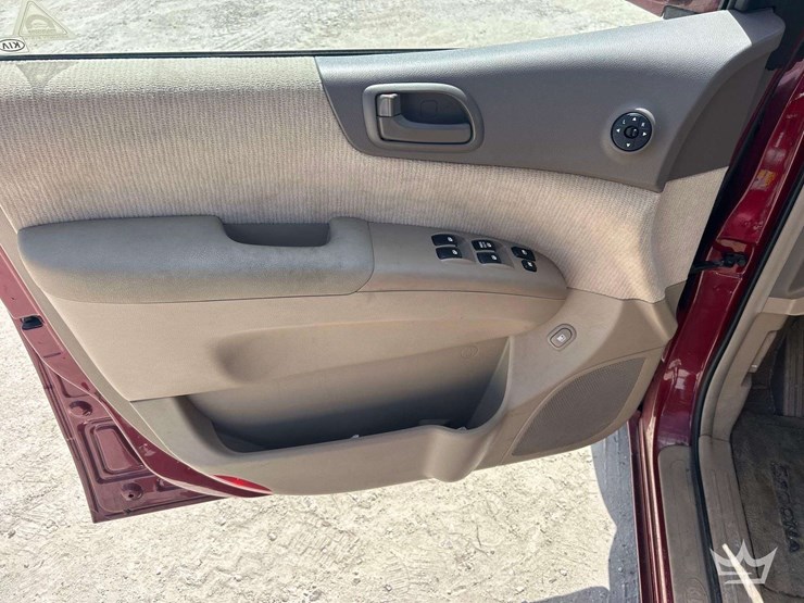 2006-kia-sedona-image-11