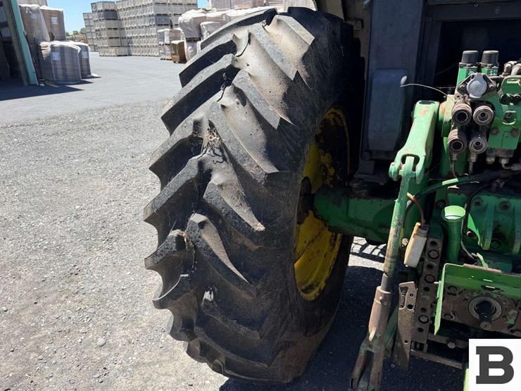 john-deere-6210-image-21