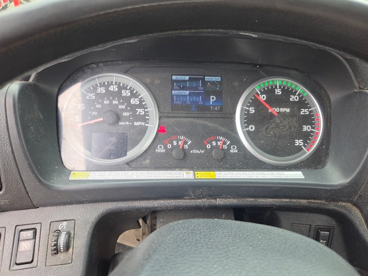 2013-hino-268-image-54