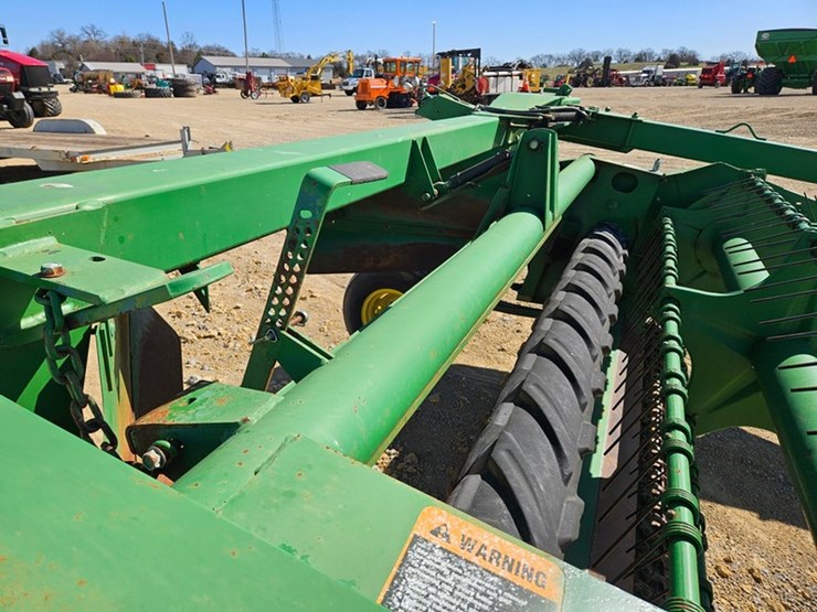 john-deere-820-image-17