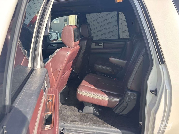 2015-ford-expedition-platinum-image-20