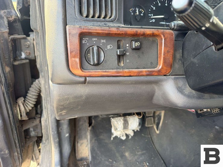 1997-jeep-grand-cherokee-image-23