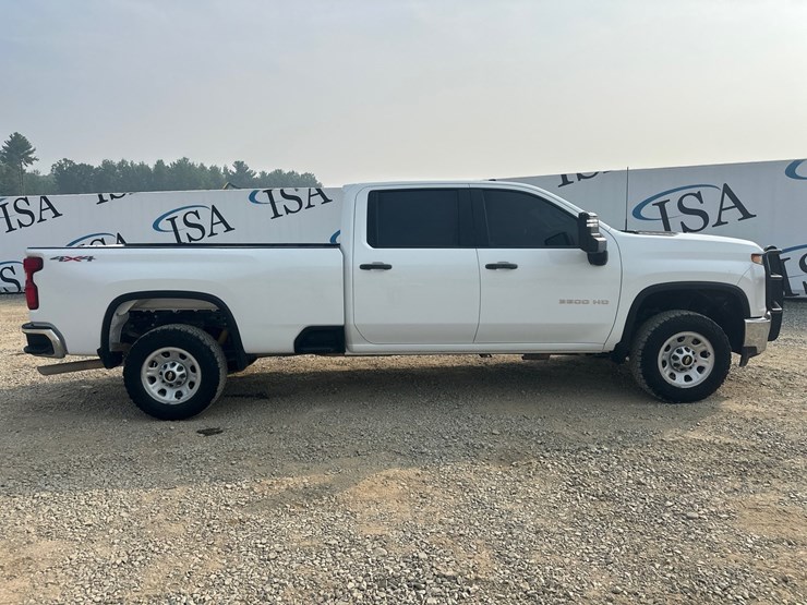 2022-chevrolet-3500hd-image-6