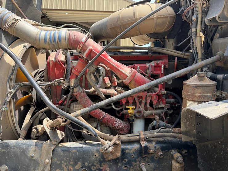 #1508-•-mack-day-cab-truck-tractor-image-6