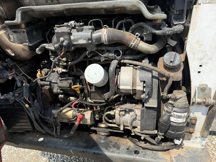 2016-bobcat-t870-image-16