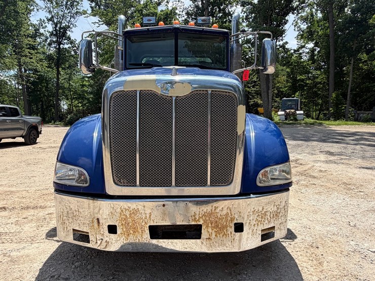 #1507-•-peterbilt-day-cab-truck-tractor-image-8