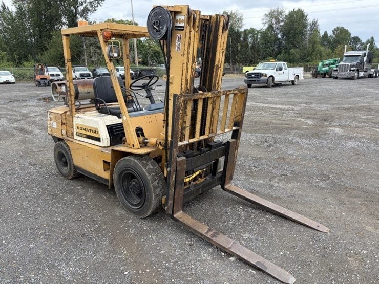 1989-komatsu-fg30t-8-forklift-image-2