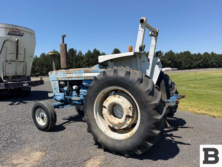 ford-tractor-image-3