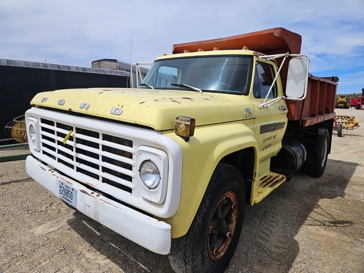 1975-ford-f750-image-45