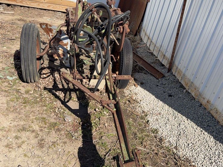 john-deere-no.-44-pull-type-two-bottom-plow-image-3
