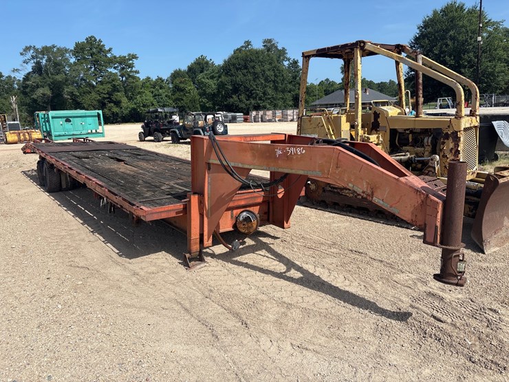 #39186-•-32ft-gooseneck-trailer-|-for-parts/repair-|-no-title-image-1