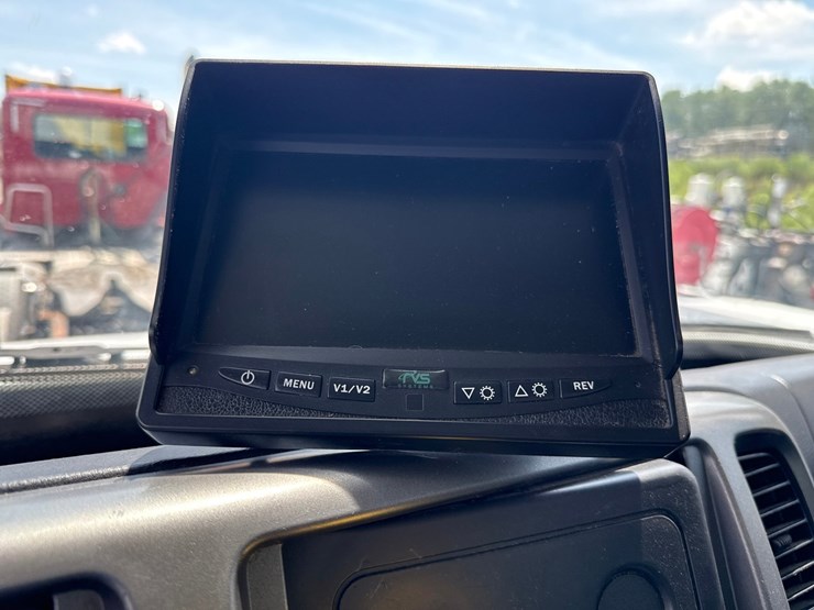 2018-hino-268-image-49
