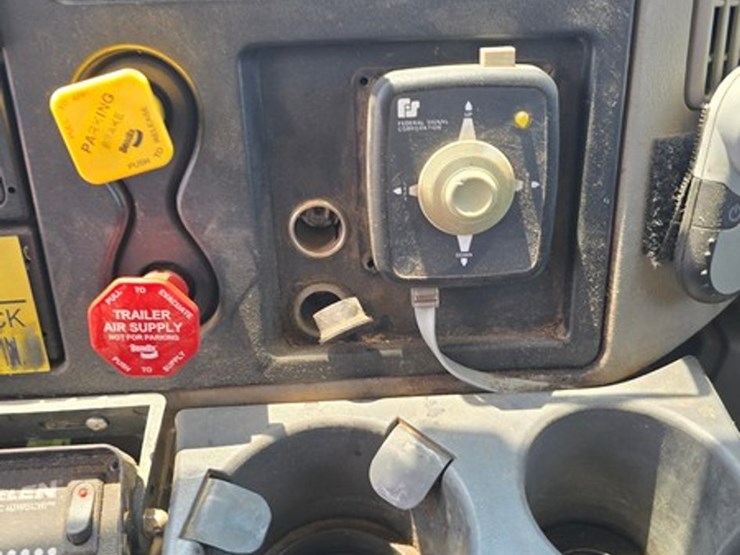 2009-international-durastar-4400-image-37