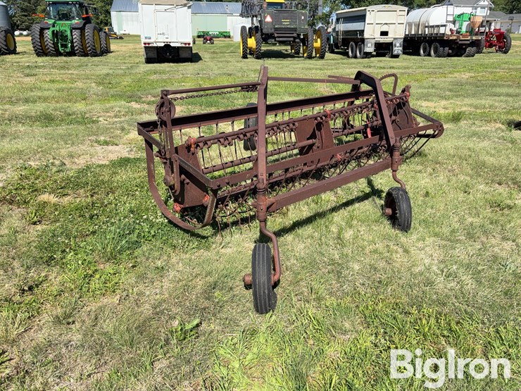international-side-delivery-rake-image-6