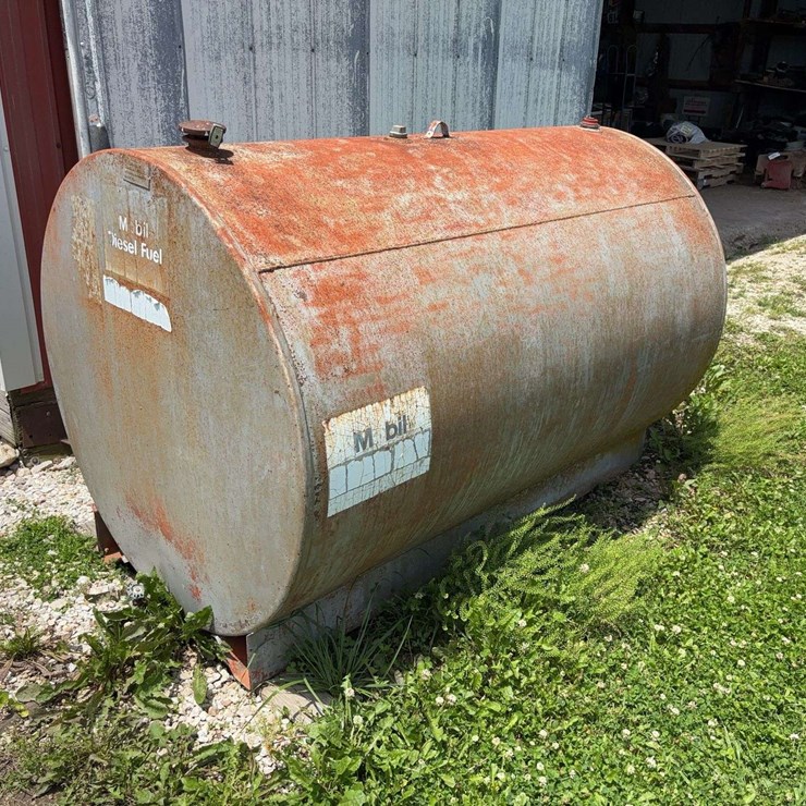 Mobil 500 Gallon Diesel Fuel Storage Tank