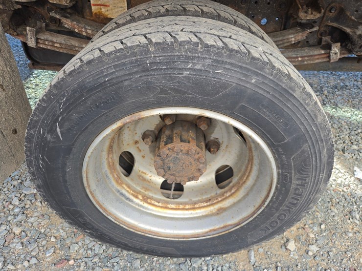 2015-hino-195-image-61