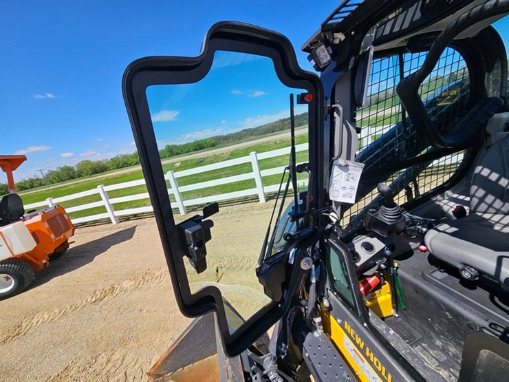 new-holland-l328-image-18