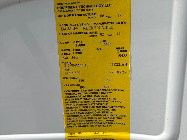 2022-freightliner-m2-106-image-2
