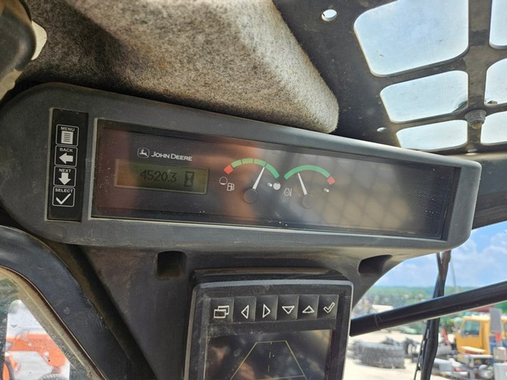 deere-331g-image-33