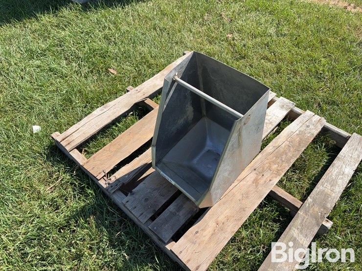 12”-stainless-steel-hog-feeders-image-10