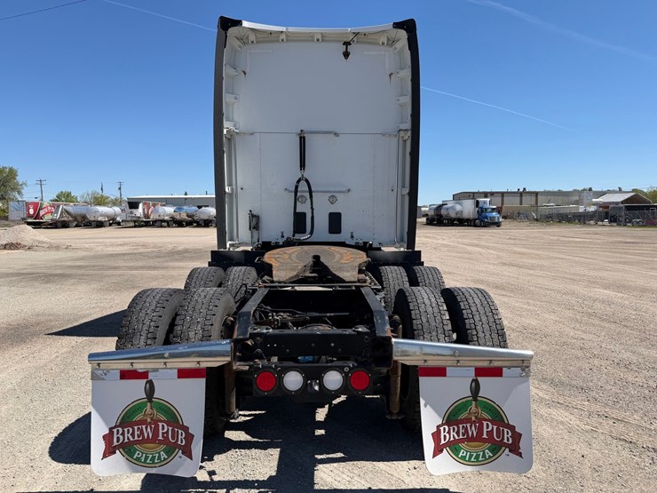 2018-kenworth-t680-image-4