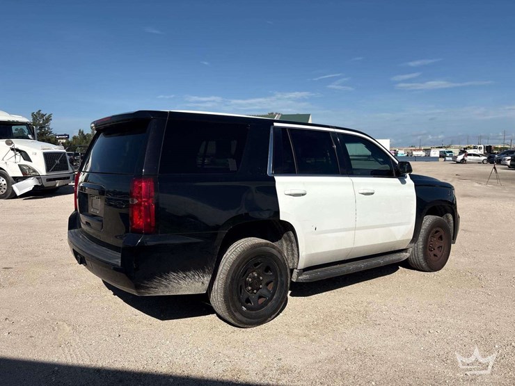 2018-chevrolet-tahoe-image-4