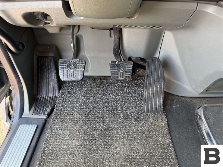 2016-kenworth-t680-image-33