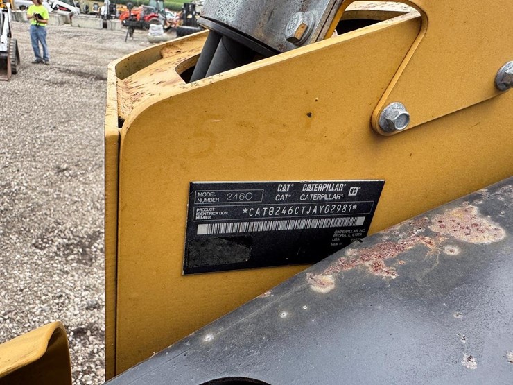 2008-caterpillar-246c-image-24