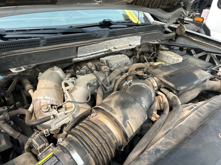 2019-chevrolet-silverado-3500hd-image-38