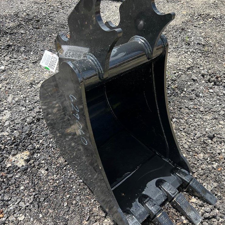 18” Quick Attach Excavator Bucket For KX57