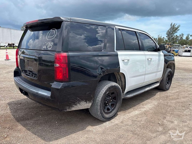 2018-chevrolet-tahoe-image-3