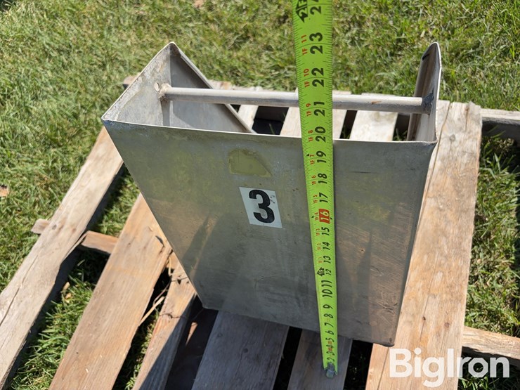 12”-stainless-steel-hog-feeders-image-20