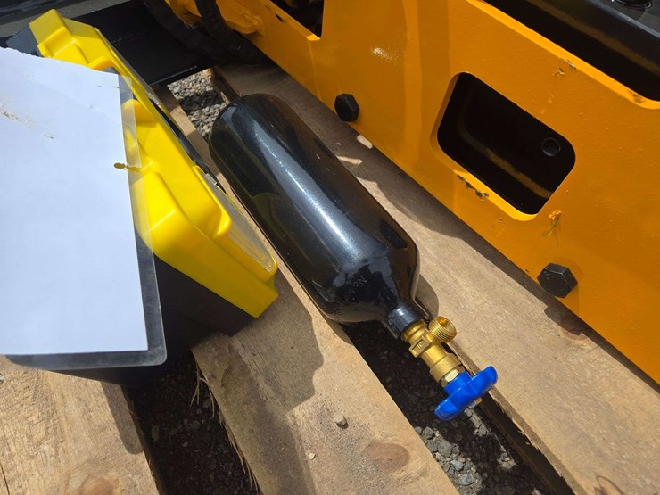 future-ft-d680-skid-steer-post-driver-image-6