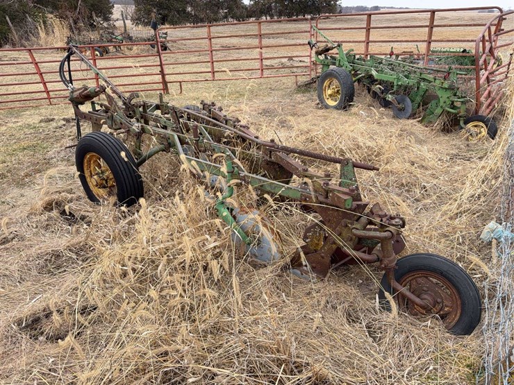 john-deere-pull-type-four-bottom-plow-image-5