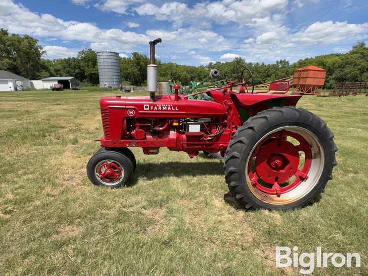 farmall-h-2wd-tractor-image-8