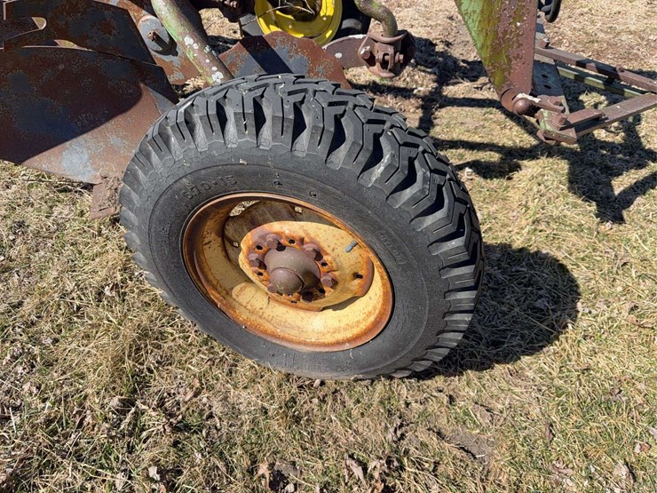 john-deere-pull-type-three-bottom-plow-image-16