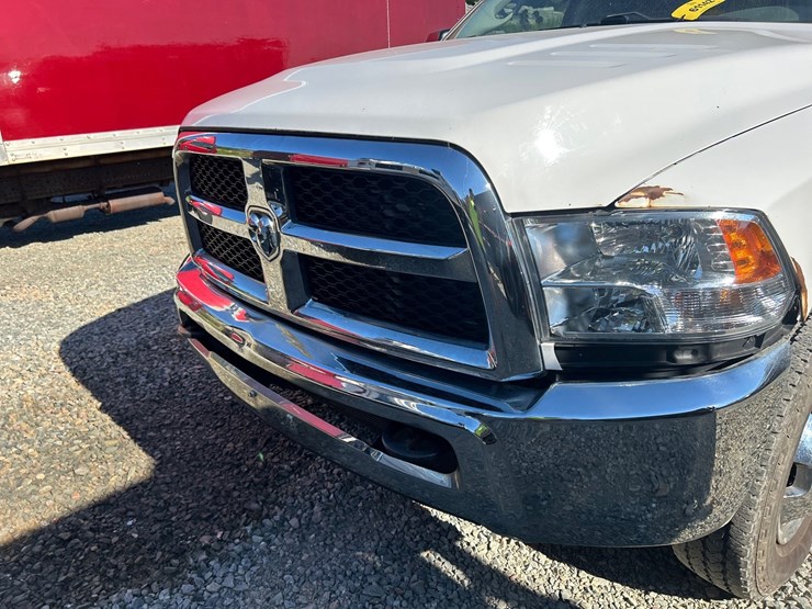 2017-dodge-3500-image-12