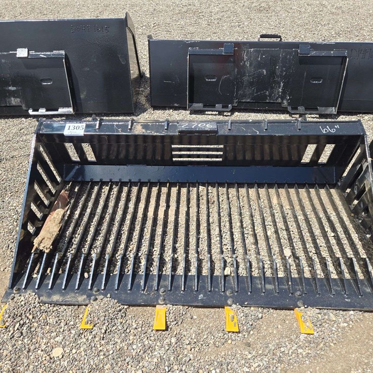 GIYI Skid Steer Quick Attach (66") Rock Bucket
