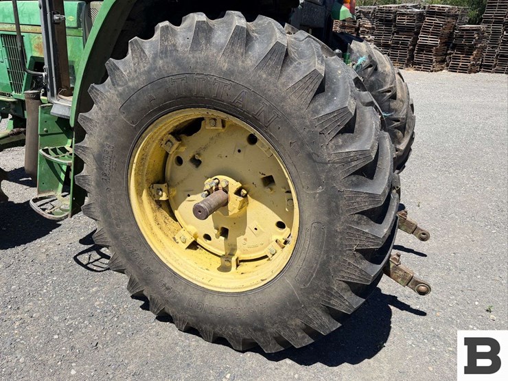 john-deere-6210-image-15