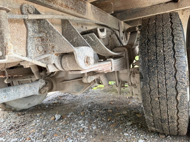 2001-utility-flatbed-image-47