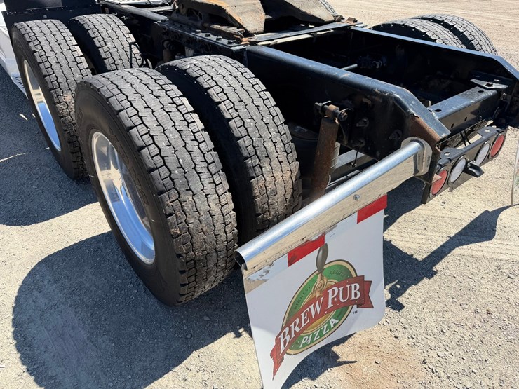 2018-kenworth-t680-image-17