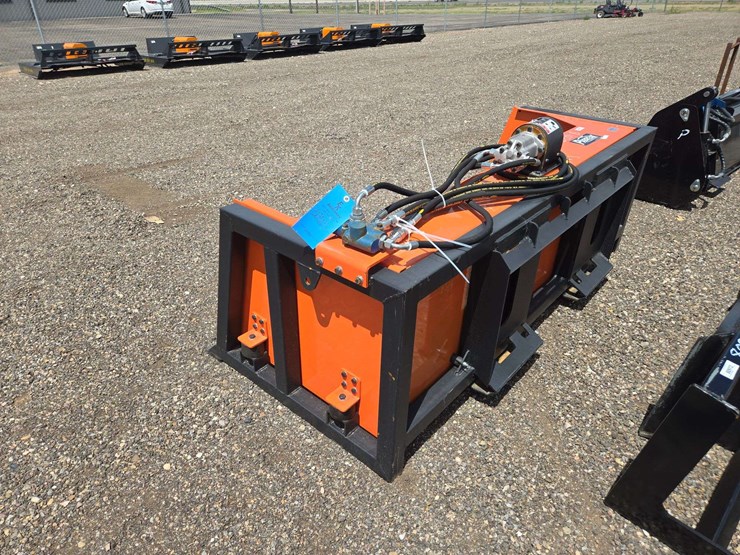 skid-steer-quick-attach-(6')-hydraulic-vibrating-shifter-bucket-image-7