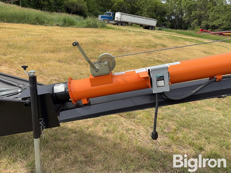 agi-batco-tcx-1232-electric-conveyor-image-16