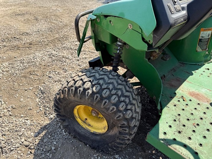 john-deere-gator-image-14