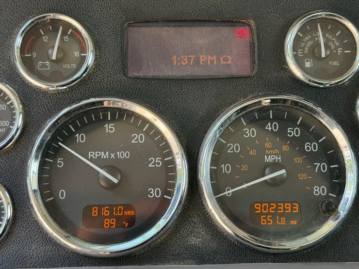 #1507-•-peterbilt-day-cab-truck-tractor-image-51